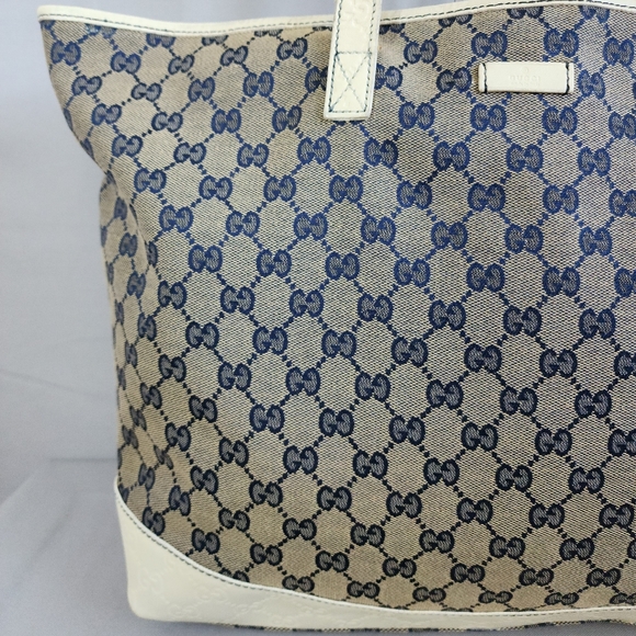 ✨️GUCCI GG Canvas Tote Bag - Picture 3 of 16